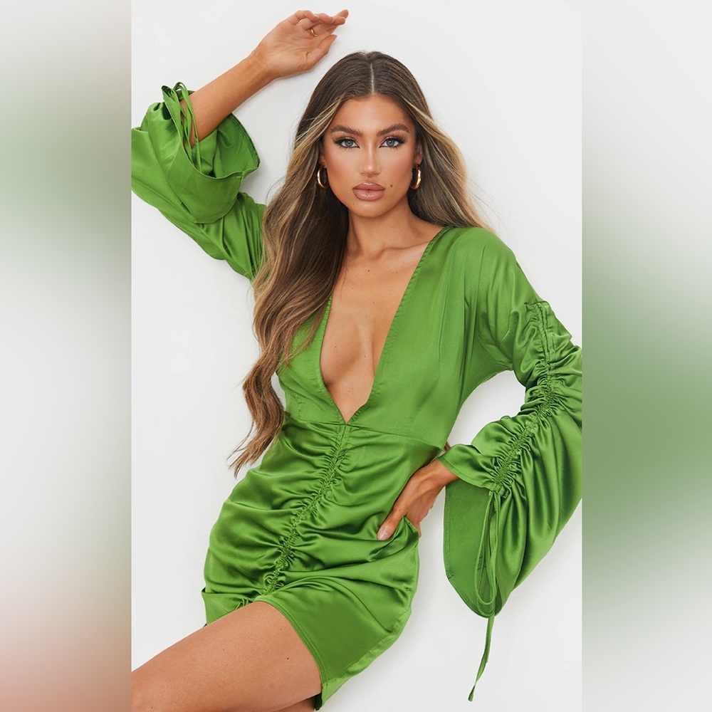 Low  V flared sleeve mini dress